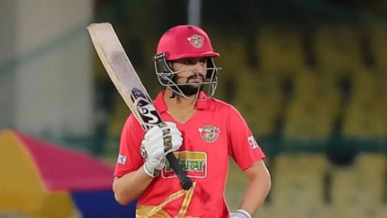 Meerut: Sameer Rizvi said that not bowler, I will play after seeing ball in IPL