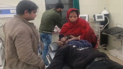 Bihar: रिसेप्शन पार्टी में पड़ोसी की भाभी के साथ डांस को लेकर विवाद; नाच रहे युवक को मारा चाकू, दो गिरफ्तार Samastipur: Dispute over dancing with neighbor's sister-in-law in reception party; youth stabbed