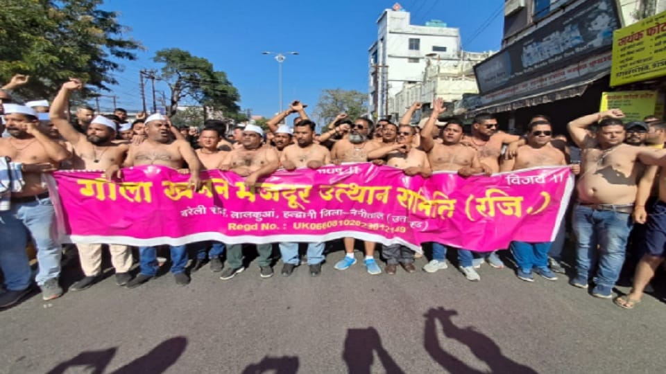 Vehicle owners took out a rally half naked in haldwani