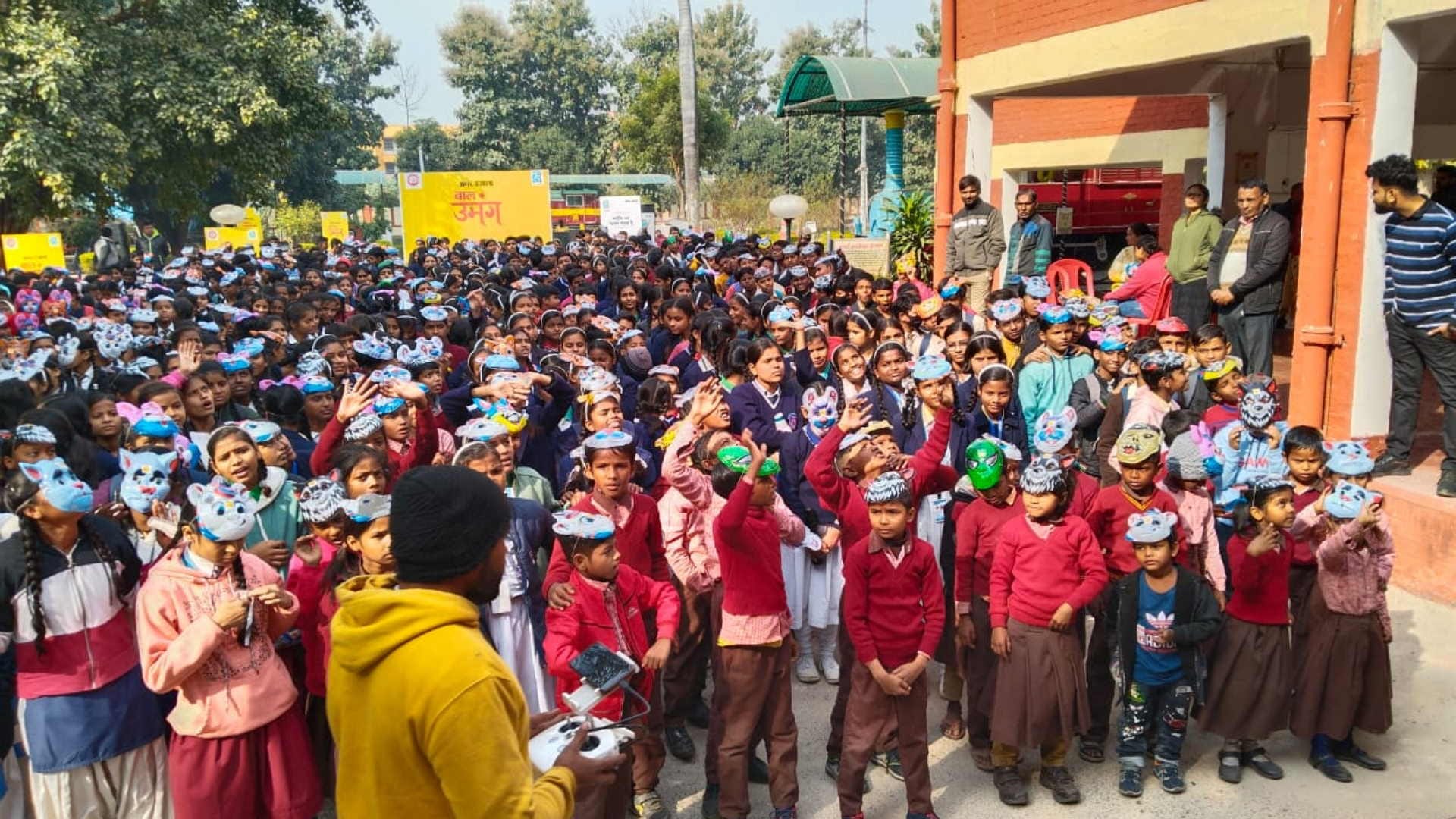 Amar Ujala Bal Umang Children having fun in railway museum gorakhpur