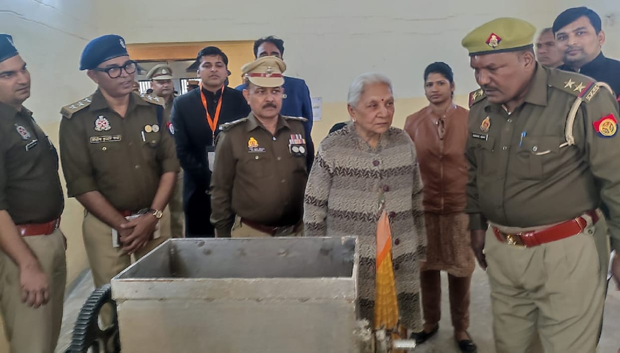 Governor Anandiben Patel reached Chitrakoot, inspected the district jail, said do social welfare work