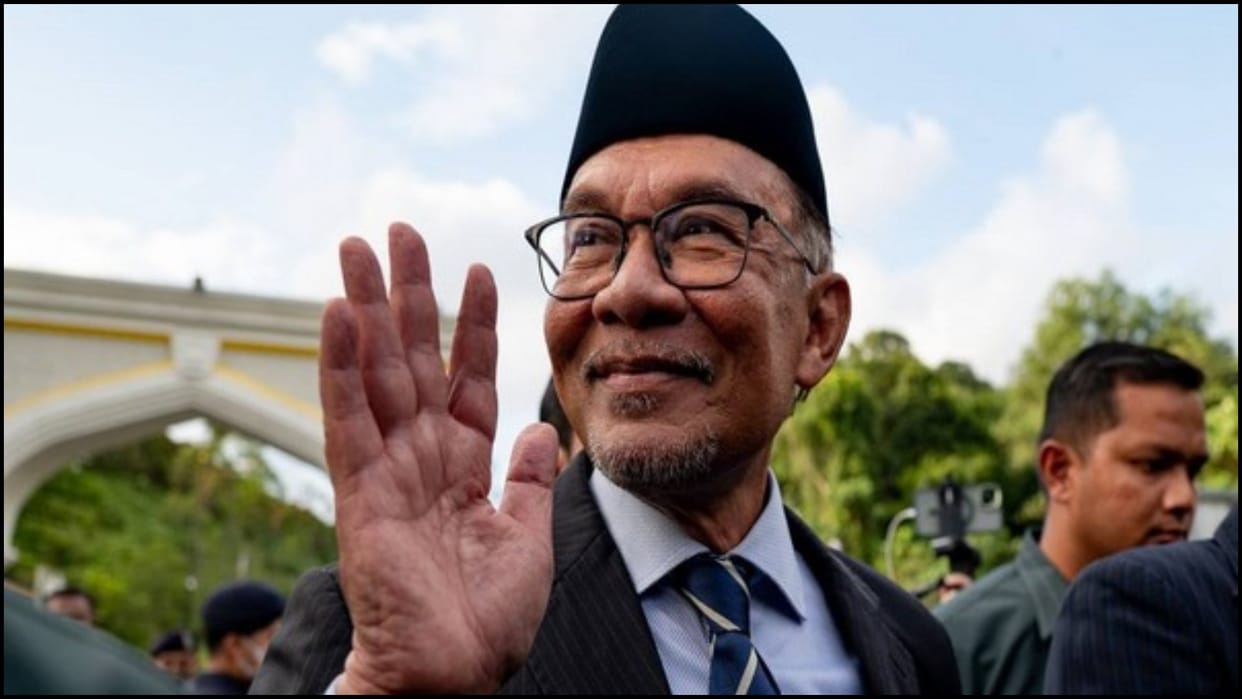World Updates israel hamas war Malaysian government bans shipping linked to Israel