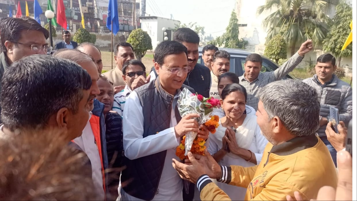 Haryana: Congress leaders Kiran Chaudhary, Kumari Selja, Randeep Surjewala reached Rohtak