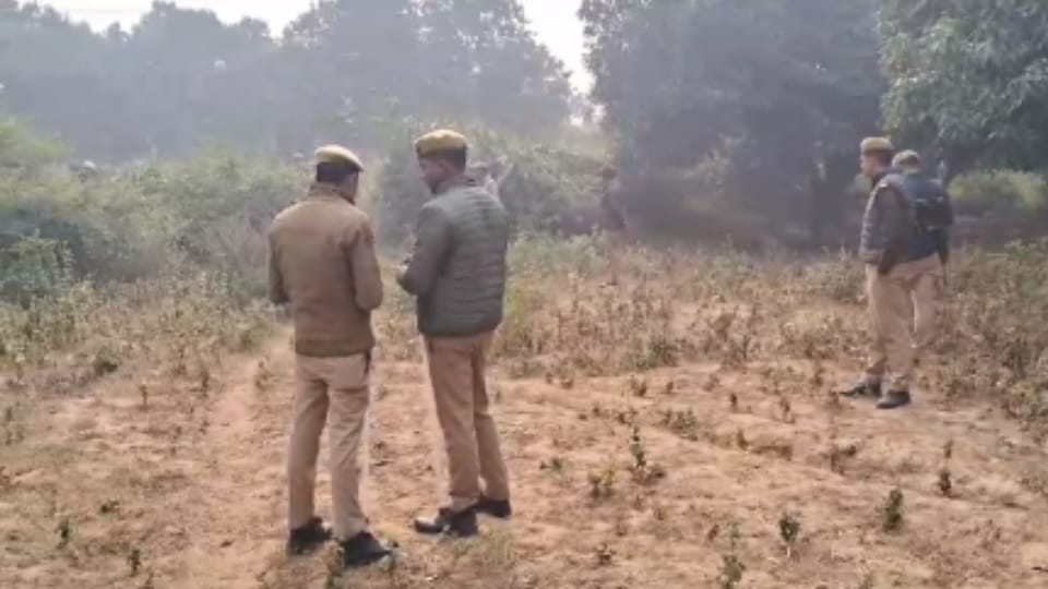 Girl murdered by slitting her throat in Bareilly, clothes found in disarray