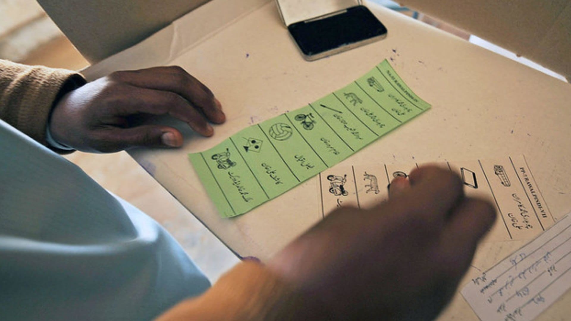 Pakistan's top poll body sets in motion procedure for Feb 8 general elections