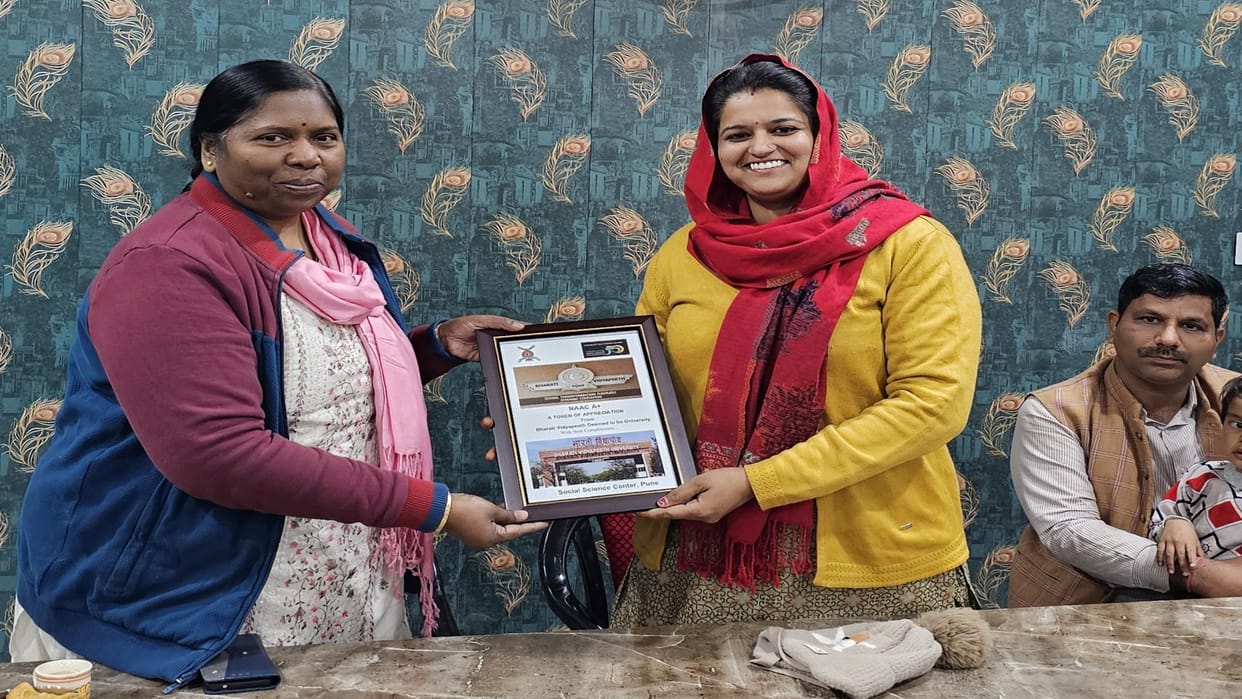 Jhunjhunu News BVDU Pune group reached Lambi Ahir village to visit