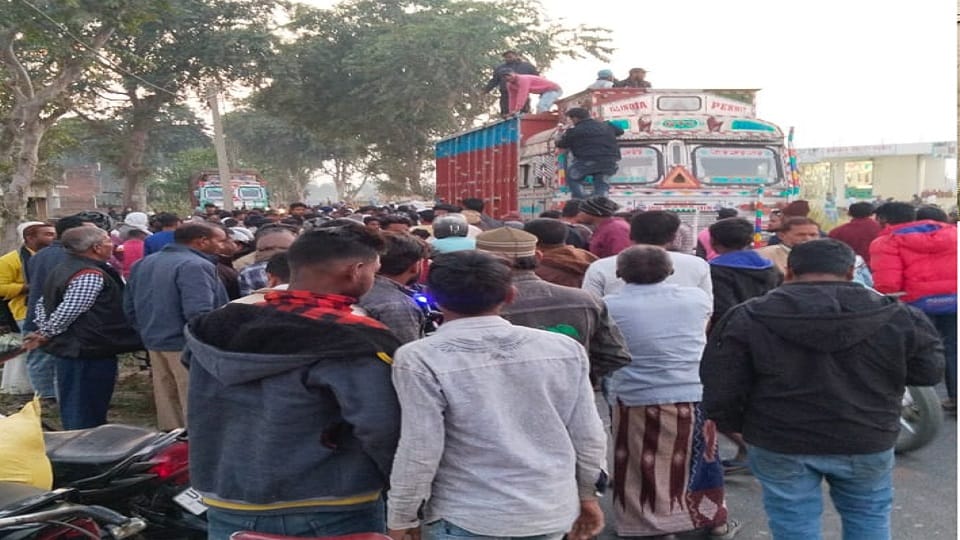 Two people died in road accident near Chiutna intersection in Sant Kabir Nagar