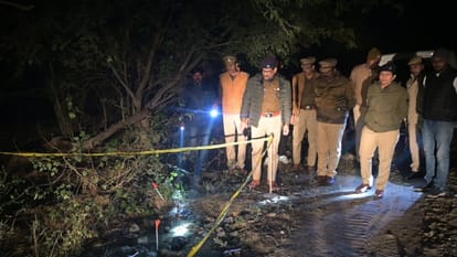 Barabanki: एसडीएम के यहां चोरी करने वाले बदमाशों व पुलिस के बीच फायरिंग, दो घायल, पांच दबोचे गए Firing between police and goons in Barabanki.