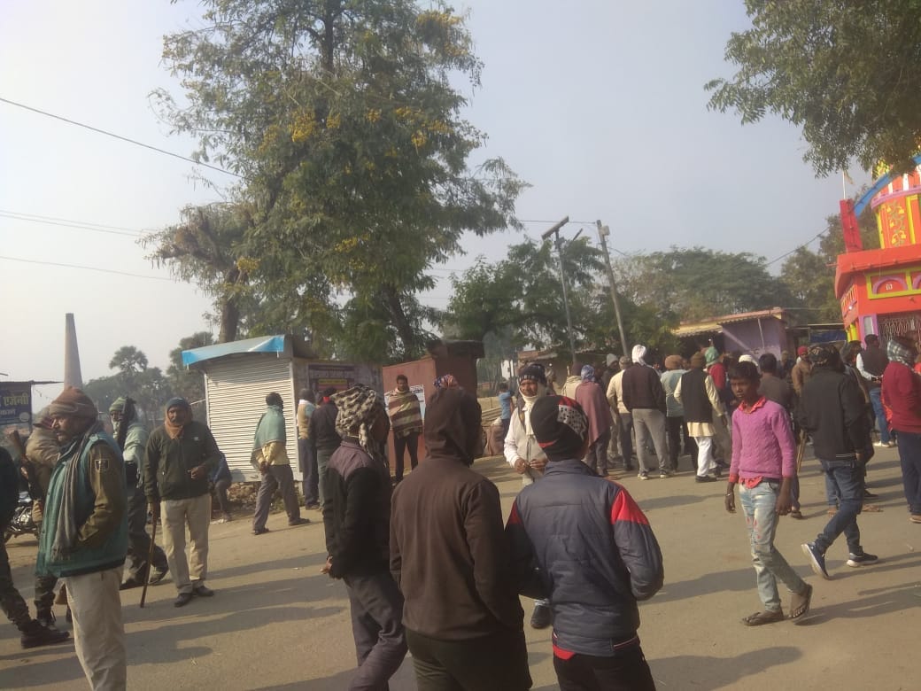 Bihar News : Three youths died after tractor crushed bike in Aurangabad.bihar police.