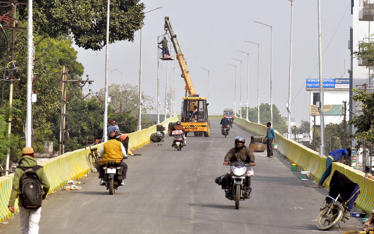Sound of vehicles running on Bakshi Dam ROB will not reach nearby houses, sound barrier will be installed.