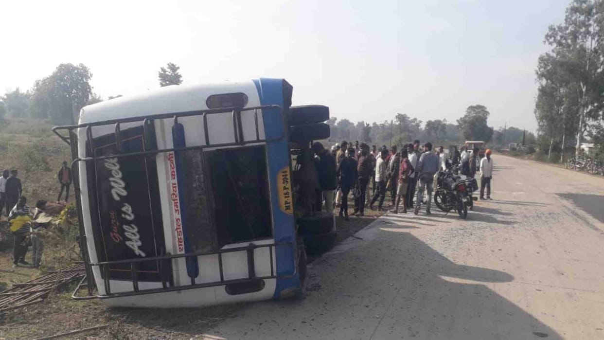 More than six people injured in Shahdol bus accident