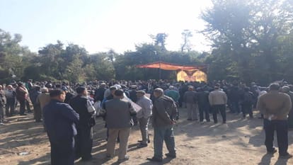 Kangra News: मांगों को लेकर गरजे एचआरटीसी पेंशनर्स, जोरावर स्टेडियम तक निकाली रोष रैली HRTC pensioners roared with their demands, took out a protest rally till Zorawar Stadium