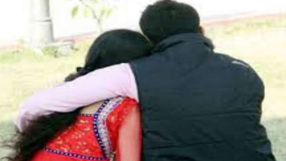 UP: Woman will not talk others phone night, only then husband will bear expenses