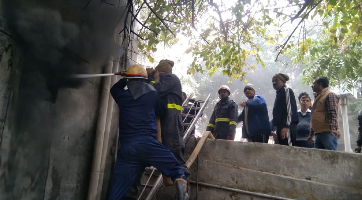 Fire broke out in the election warehouse, EVMs burnt, investigation team formed under the chairmanship of City