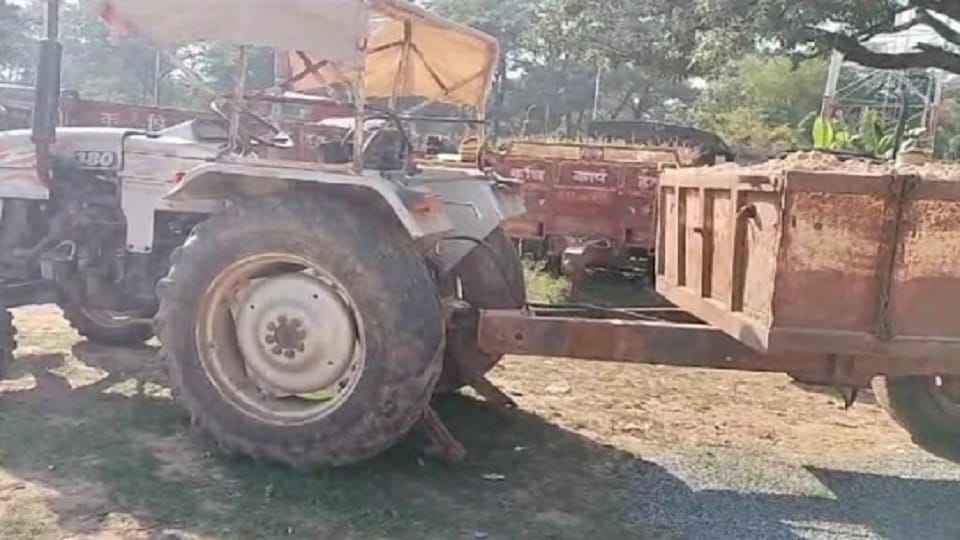 Mining mafia attacks forest workers in rudrapur, nainital hindi news