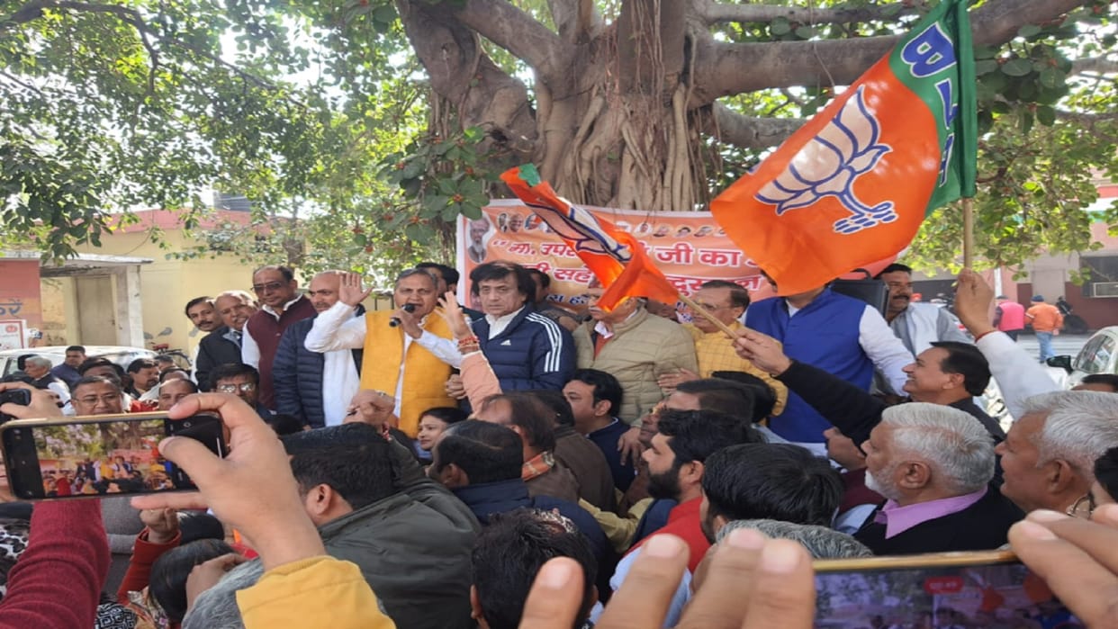 Meerut News Live: Fire break out in namkeen factory in Baghpat and read all updates of West UP