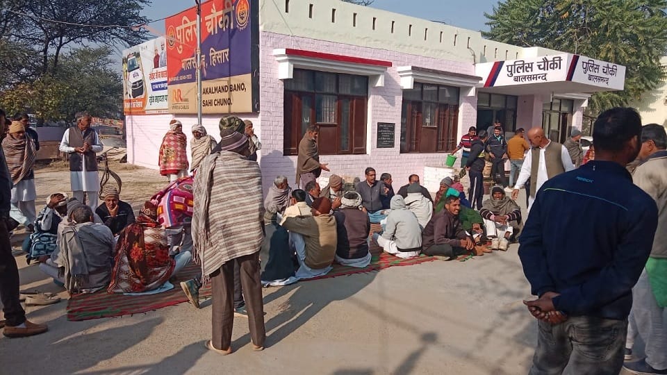 siege of Balsamand Chowki demanding action against water thieves In Hisar