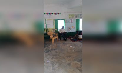 Principal's photo while sleeping in school goes viral, case of Mahuav Kala of Manda