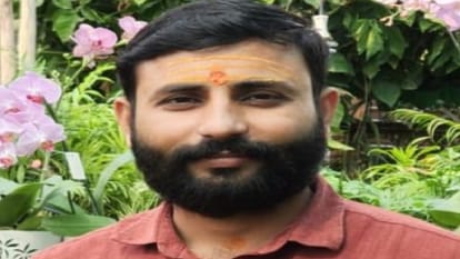 Bareilly: जनसत्ता दल के नेता ने शादी का झांसा देकर 16 साल की किशोरी से किया दुष्कर्म, पुलिस ने भेजा जेल Jansatta Dal leader misdeeds with 16 year old girl on the pretext of marriage in Bareilly