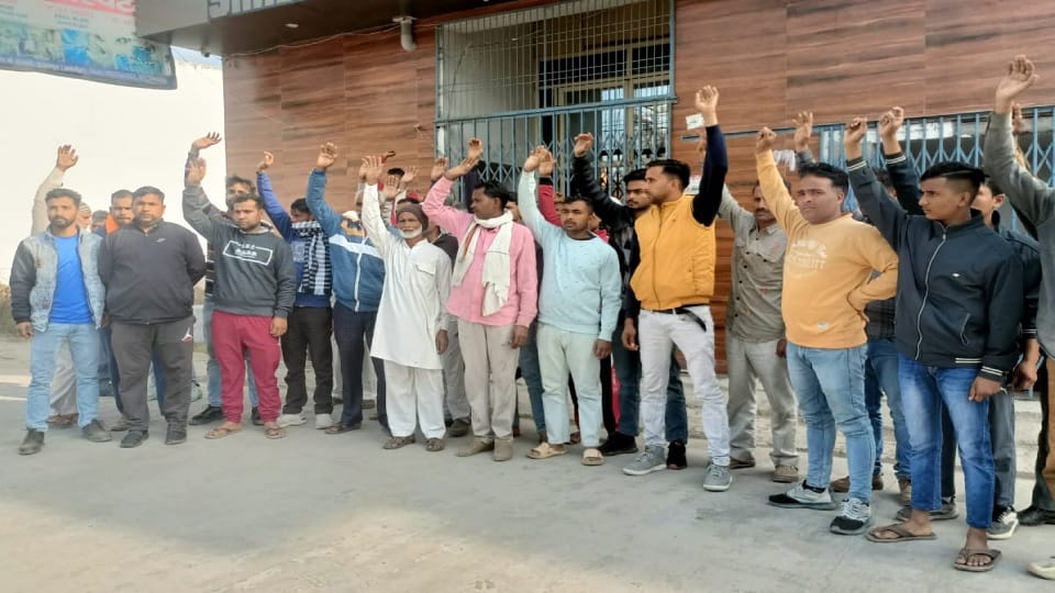 Amroha: Woman dies after delivery, ruckus in private hospital, doctor accused of negligence