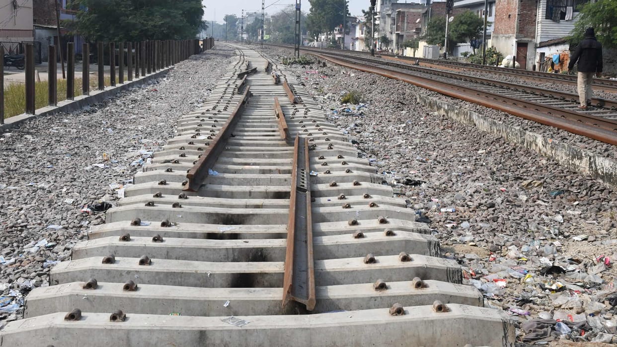 Third Line Now trains will not have to wait for hours in Domingarh