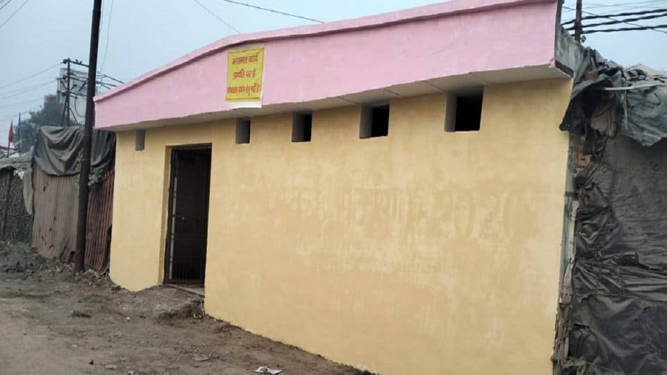 Aligarh dirty toilet becomes clean