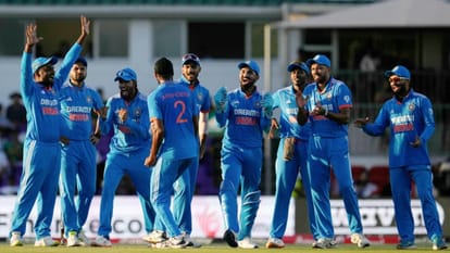 'Ram Siya Ram...', funny conversation between Keshav Maharaj and KL Rahul; IND vs SA Watch Video