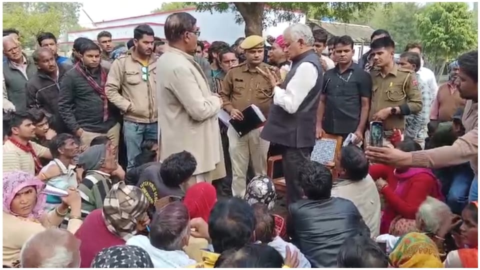 MLA Kirodilal Meena met agitating workers in Sawai Madhopur