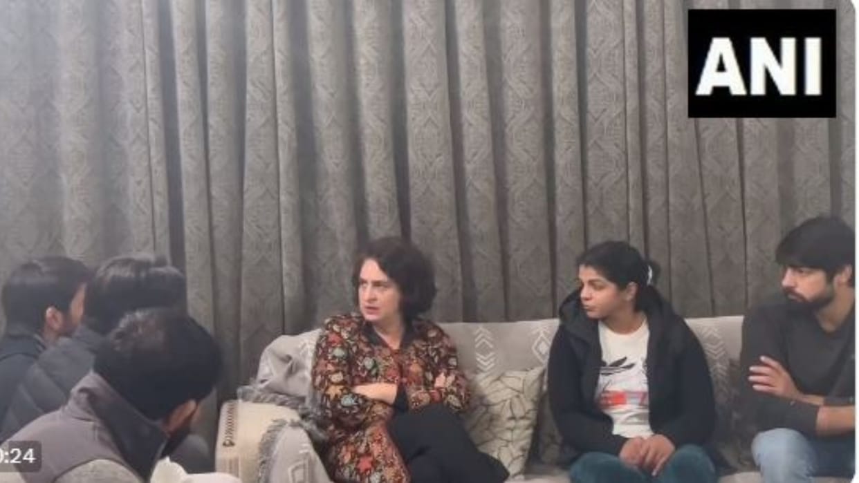 Sakshi Malik met Bhupinder Singh Hooda and Priyanka Gandhi Vadra