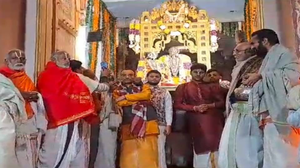 Lord Ranganath appeared to devotees at Vaikuntha gate on Ekadashi in Vrindavan