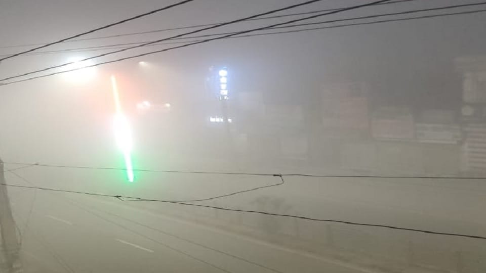 Cold wave increases chill in Haryana, Dense fog in Fatehabad, life affected due to reduced visibility