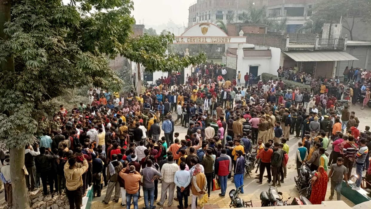 Gorakhpur school bus accident Everyone cried seeing condition of children