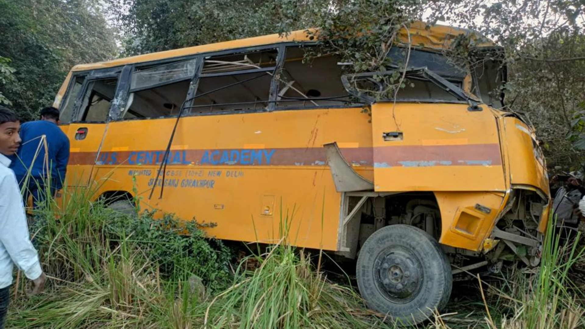 Gorakhpur school bus accident Everyone cried seeing condition of children