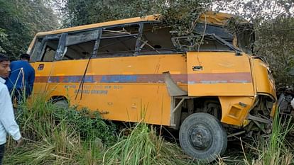 Sikriganj accident: The steering of the school bus was in the hands of a retired elder.