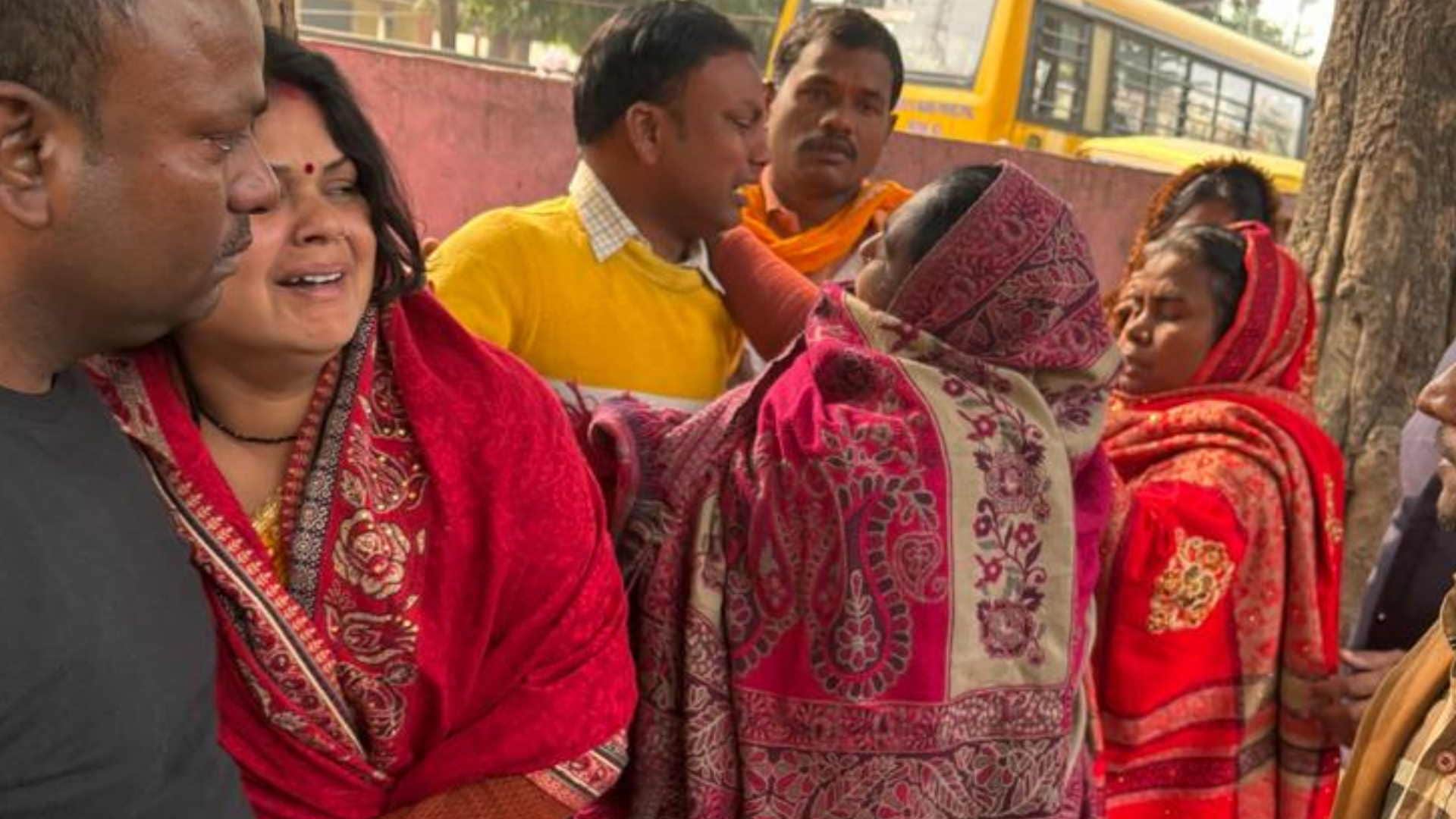 Gorakhpur school bus accident Everyone cried seeing condition of children