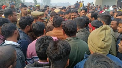 गोरखपुर स्कूल बस हादसा: दो महीने पहले भी हादसे की शिकार हुई थी बस, नहीं चेते और चली गई दो जिंदगियां Gorakhpur school bus accident Parents allege driver was driving under influence of alcohol