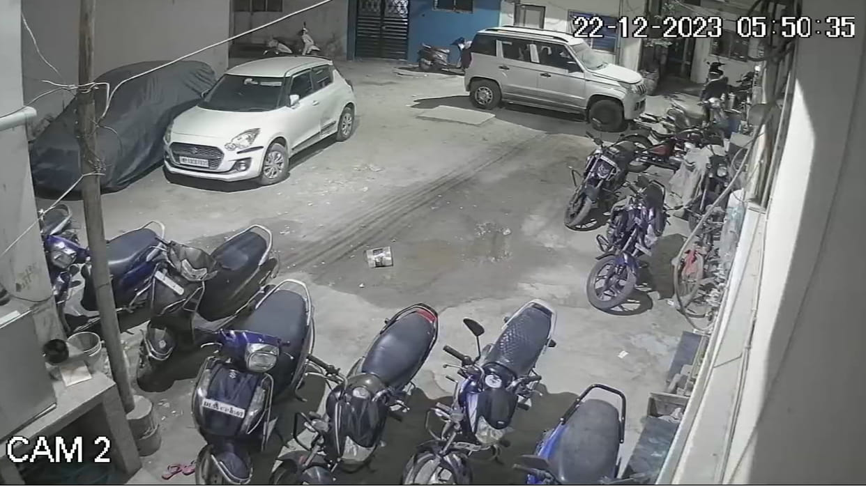 CCTV footage of car theft went viral rapidly
