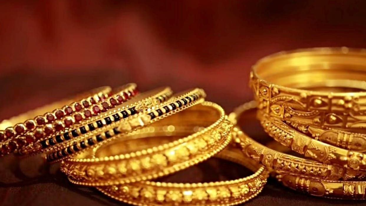 Jabalpur News Defrauded bank of Rs 2 crore by mortgaging fake gold