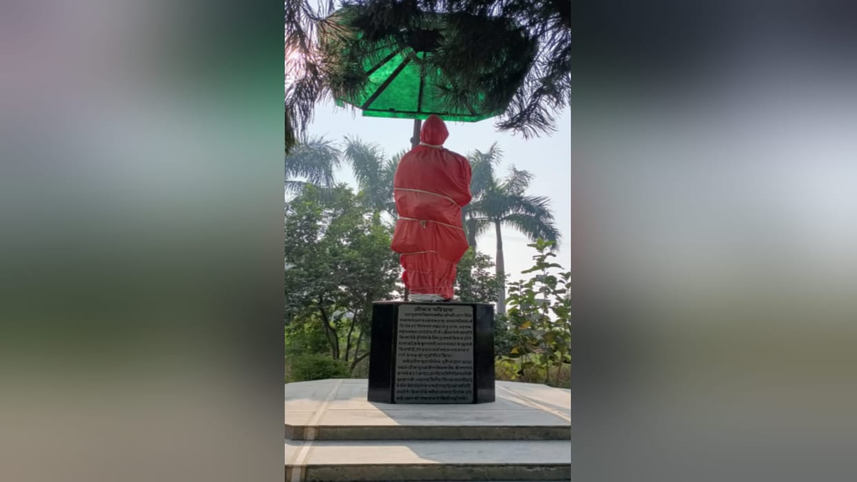 This statue is also of farmer messiah, please unveil it