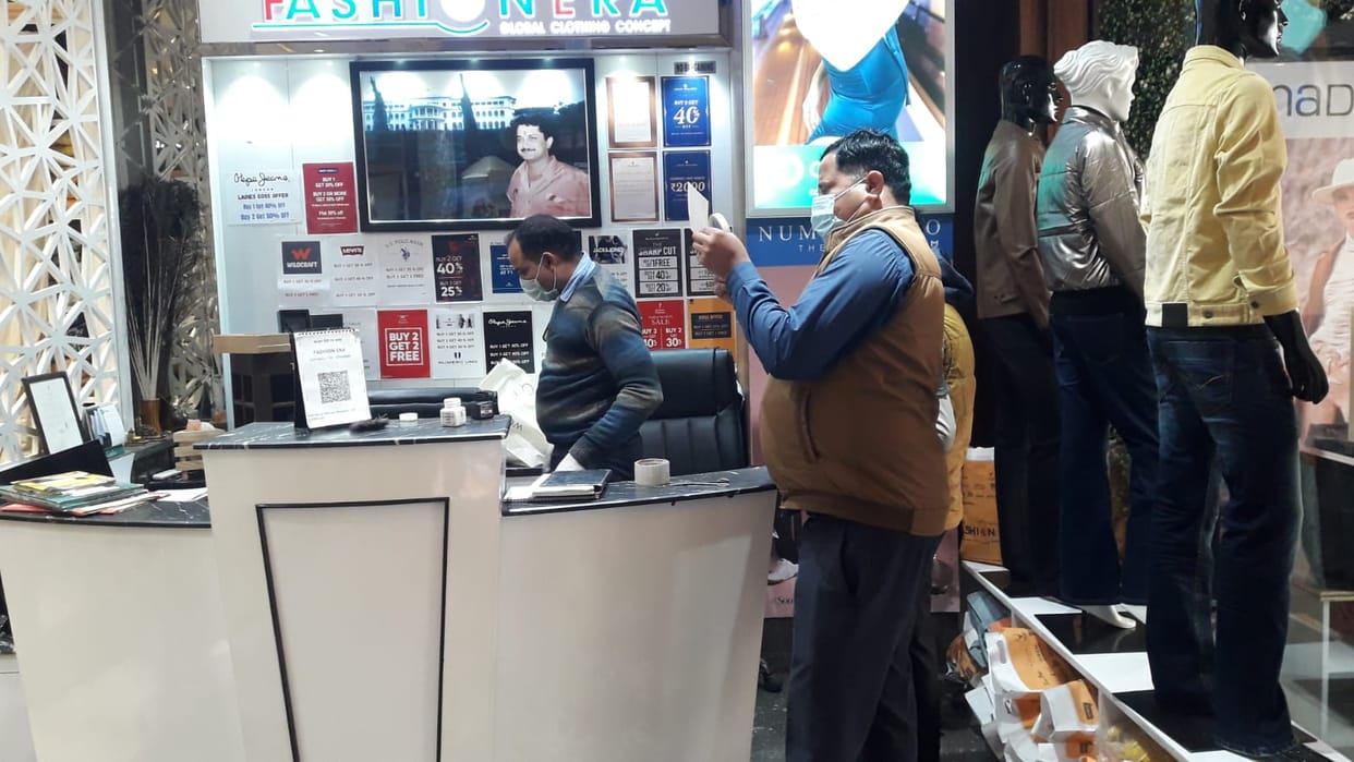 Shamli: Police revealed incident of theft in showroom and five miscreants arrested