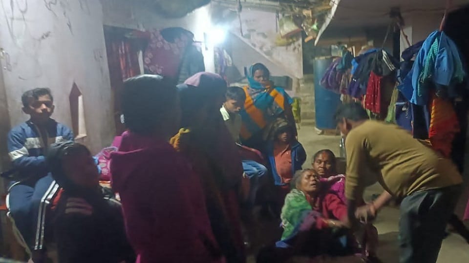 Two children seriously injured after roof of house falls in Siddharthnagar