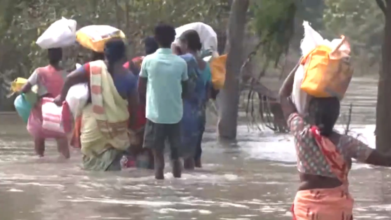 TN CM announces Rs 8.68 cr to provide cash aid to families hit by oil spill