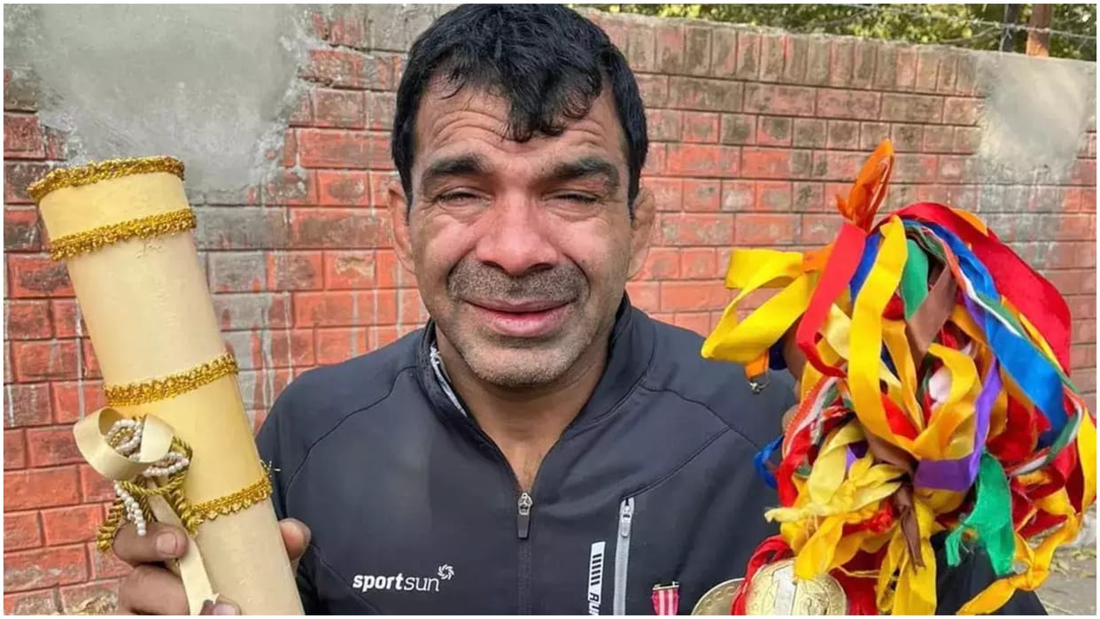 protest against Sanjay Singh continues, Deaflympics gold winning wrestler Virendra will also return Padma Shri