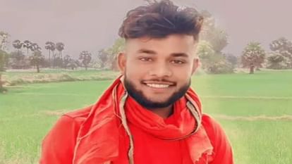 Bihar: Police raid against liquor in Nalanda, youth jumped into the river out of fear; SDRF search