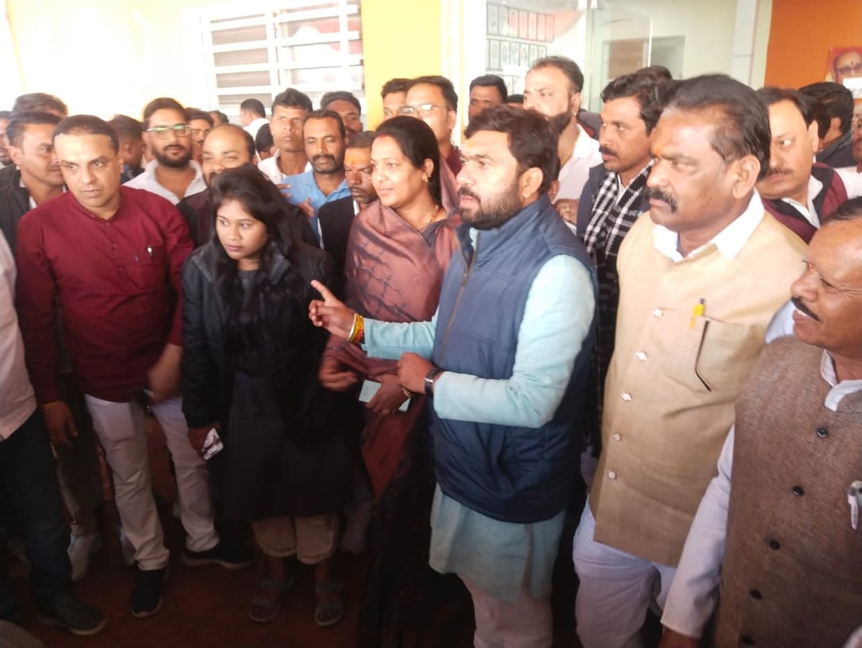 MP Politics: Dispute between district president and former minister reaches Bhopal from Chhindwara, allegation