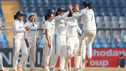 IND W vs AUS W: भारतीय महिला टीम ने पहली बार ऑस्ट्रेलिया को टेस्ट में हराया, मुंबई में आठ विकेट से मिली जीत IND W vs AUS W Test Live Score: India Women vs Australia Women 1st Test Day 4 Match Scorecard Updates