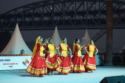 Kashi Tamil Sangamam 2.0: कजरी नृत्य और लोकगीतों पर झूमे तमिल डेलीगेट्स, तमिल मेहमानों का काशी में हुआ वणक्कम Kashi Tamil Sangamam 2.0: Tamil delegates danced to Kajri dance and folk songs