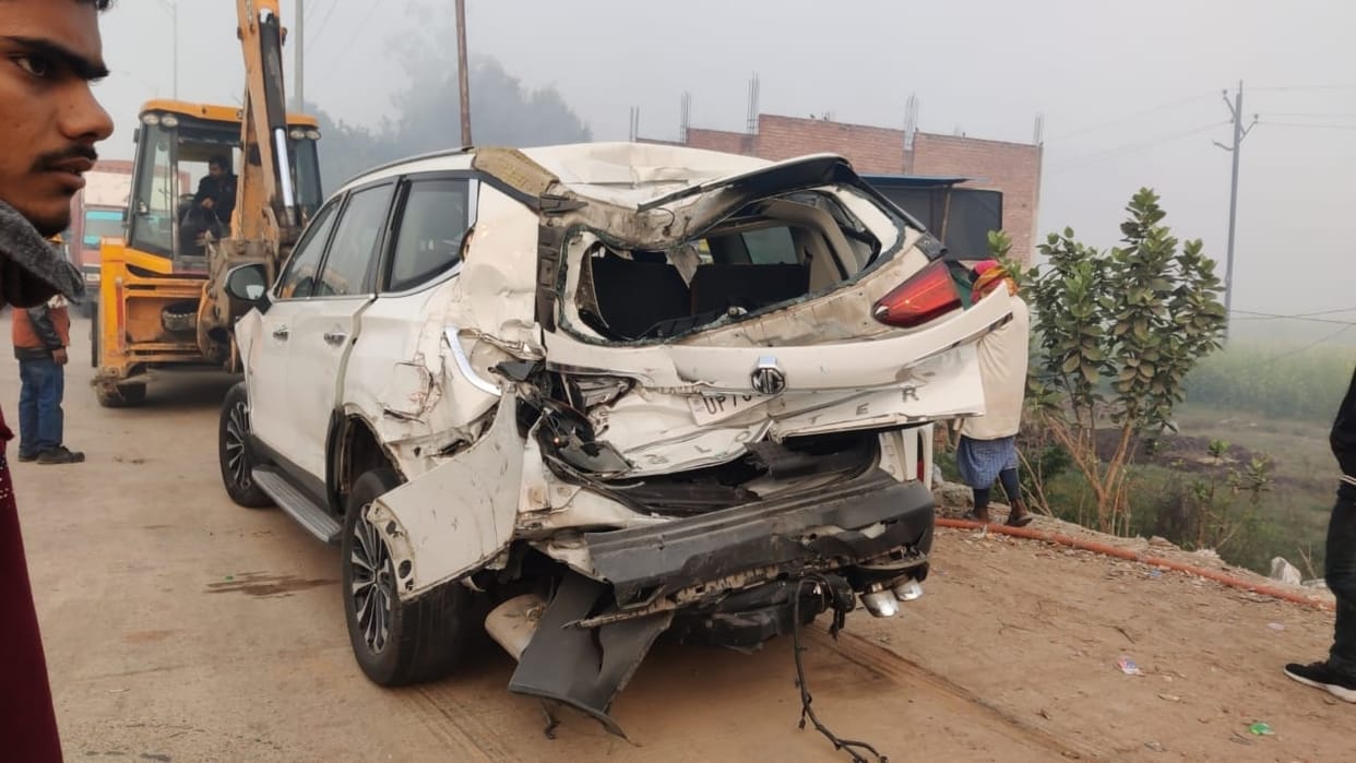 A young man who was recharging Fastag after getting out of the car was crushed by a truck, painful death; were