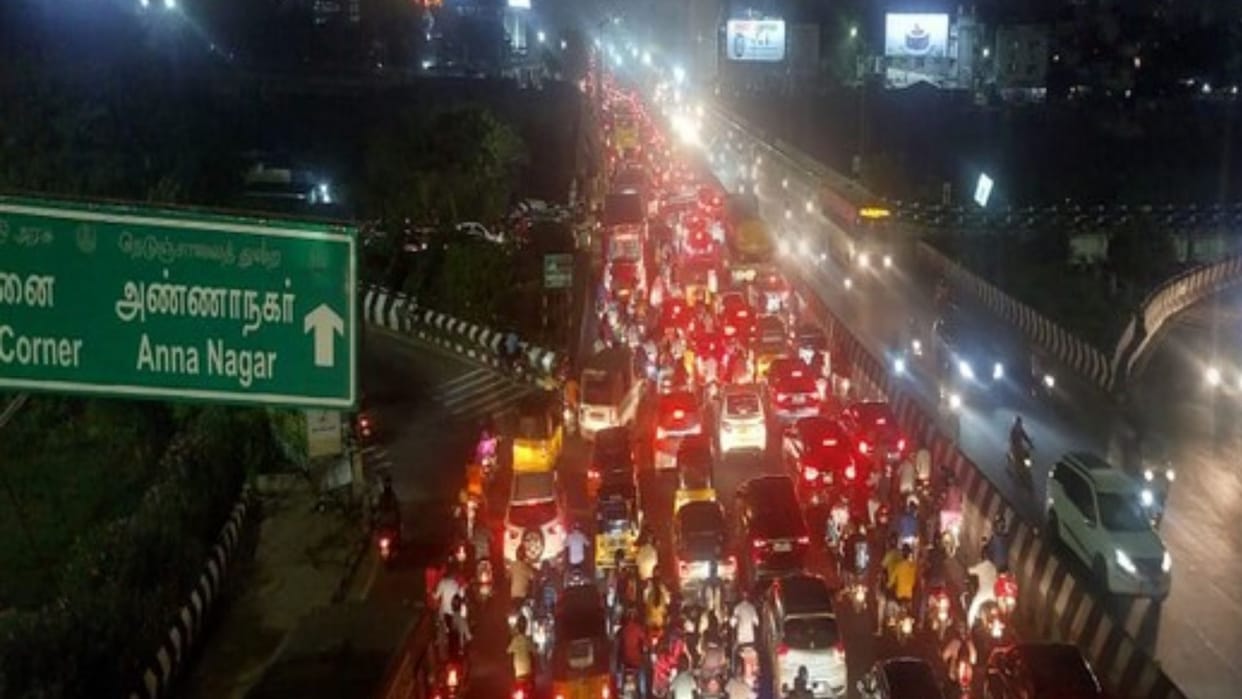 Long traffic jam on roads before Christmas pictures surfaced from across country see photos
