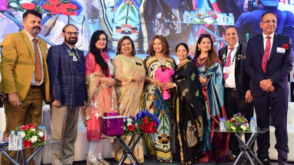 padmini kolhapure mahima chaudhary prakash belawadi in rotary event